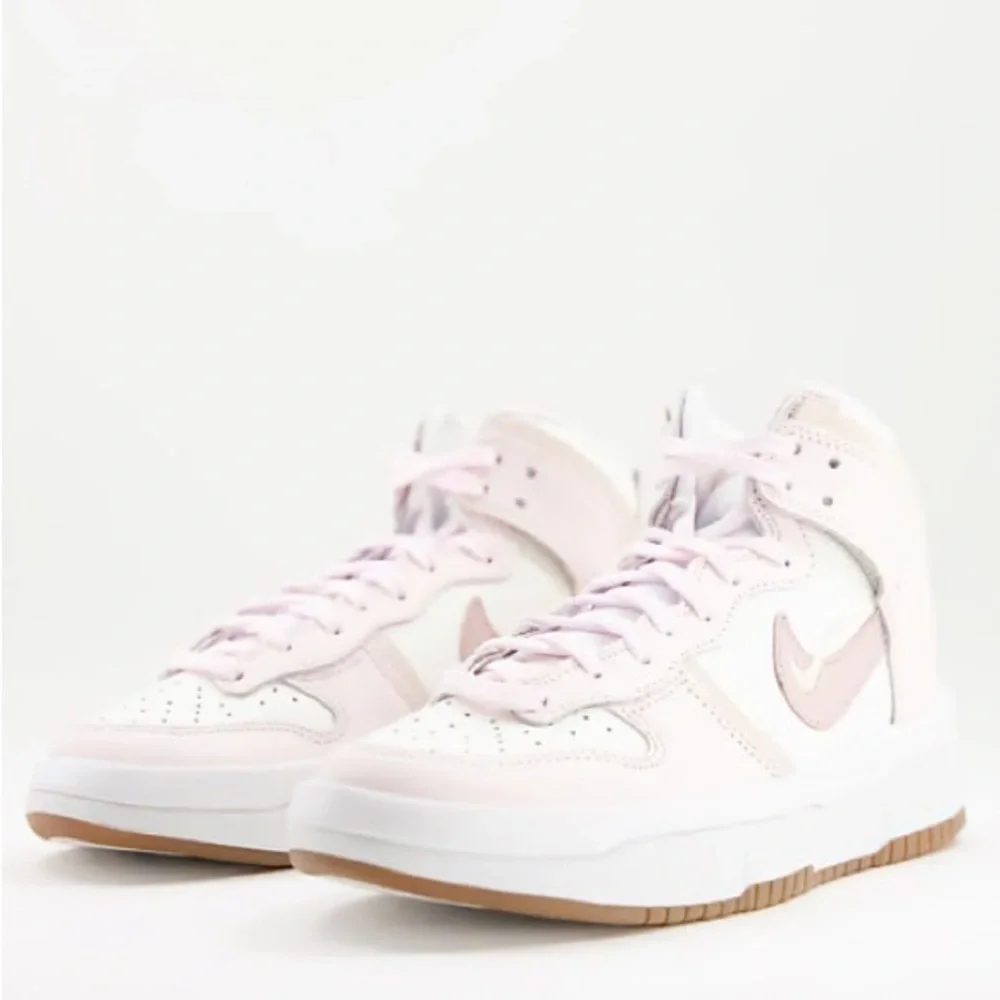 Nike Dunk High Rebel sneakers in sail/pink oxford size 9